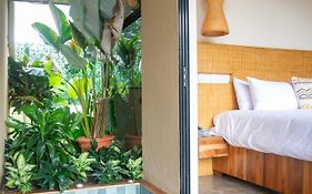 Scenic Volcano Villas With Hot Tub
